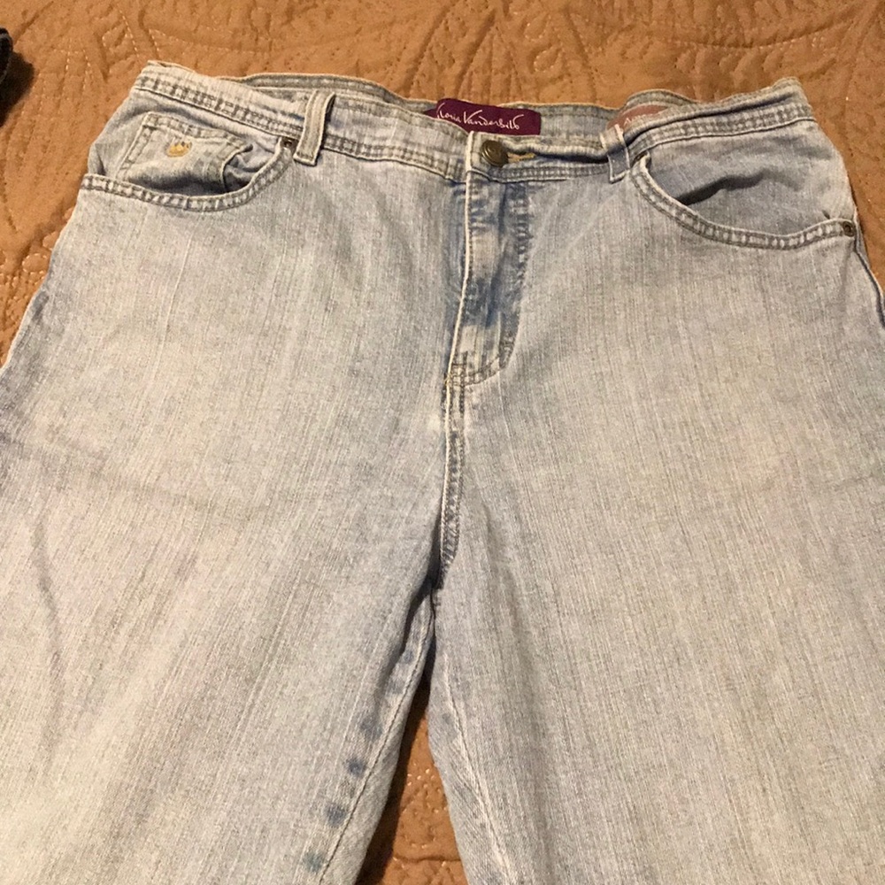 Gloria Vanderbilt jeans